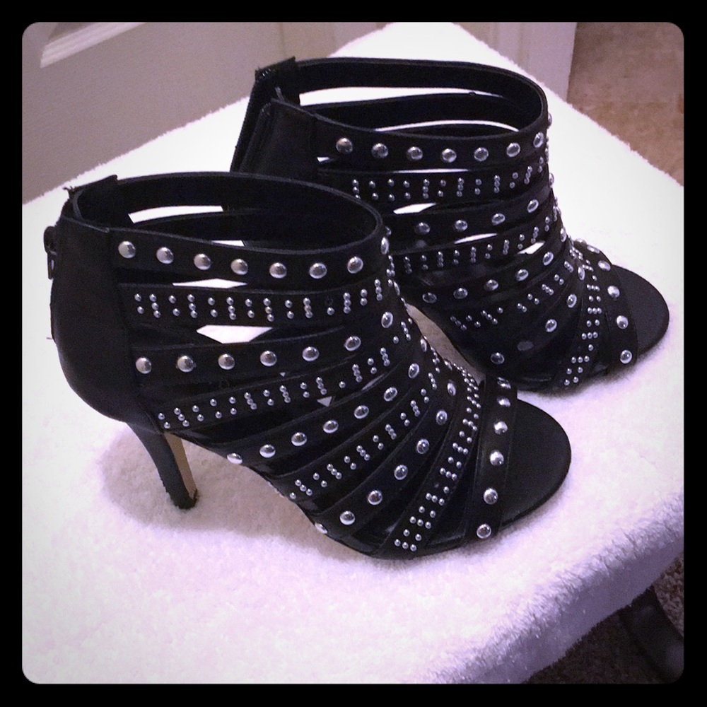 Studded multi strap pumps